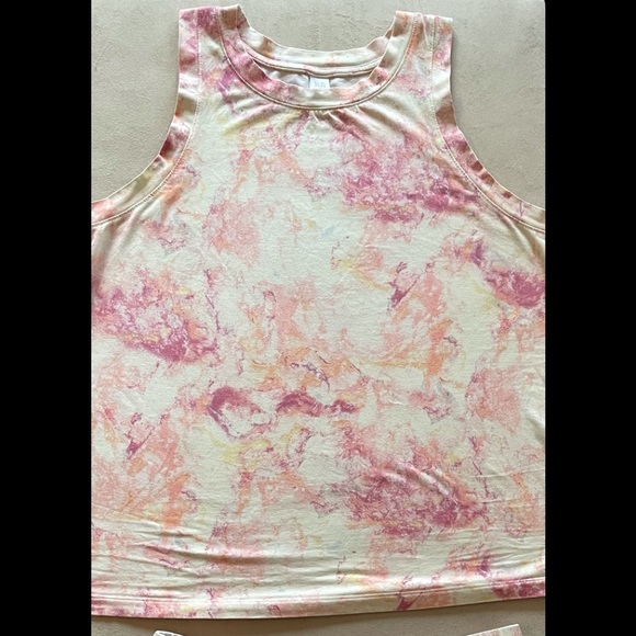 2 piece tie-dye matching tank top and short set - Picture 2 of 4